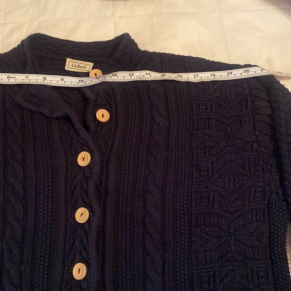 Women’s cotton LL Bean Navy cable knit cardigan sweater wood buttons size L - Picture 4 of 7